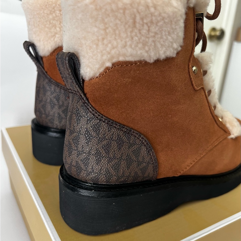 MICHAEL KORS TRUDY FUR & SUEDE BOOTS IN LUGG MULTI - SIZE 8.5 - Picture 2 of 11